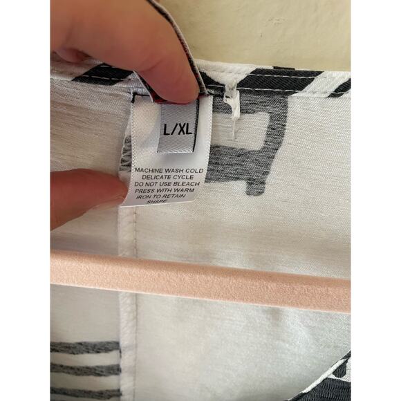 Poshmark Listing Template - Picture 8 of 9